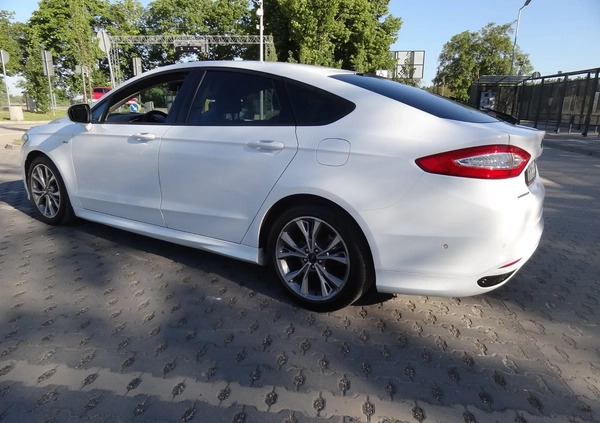 Ford Mondeo cena 59900 przebieg: 186000, rok produkcji 2017 z Radymno małe 154